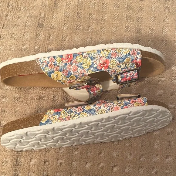 UNIONBAY Floral Double-Buckle Slide Sandals - Blue, Red, Yellow - Picture 3 of 4